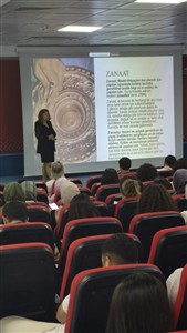 Dr. Öğr. Üyesi Banu Davun tarafından Aksaray Milli Eğitim Akademisi'nde Akademide Kültür ve Sanat Uygulamaları Konferansı Düzenlendi