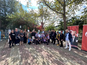 Dr. Öğr. Üyesi Banu Davun, 3. Uluslararası Bir Renk Bir İz Sanat Çalıştayı ve Sergisi’ne Eserleriyle Katıldı